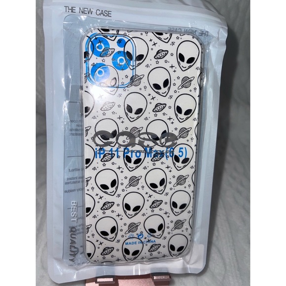 Cartoon Alien iPhone 11 Pro Max Case 👽 - Picture 13 of 17